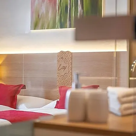 Loy Hotell 3*