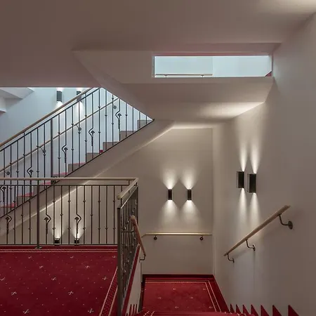 Loy Hotel Grobming